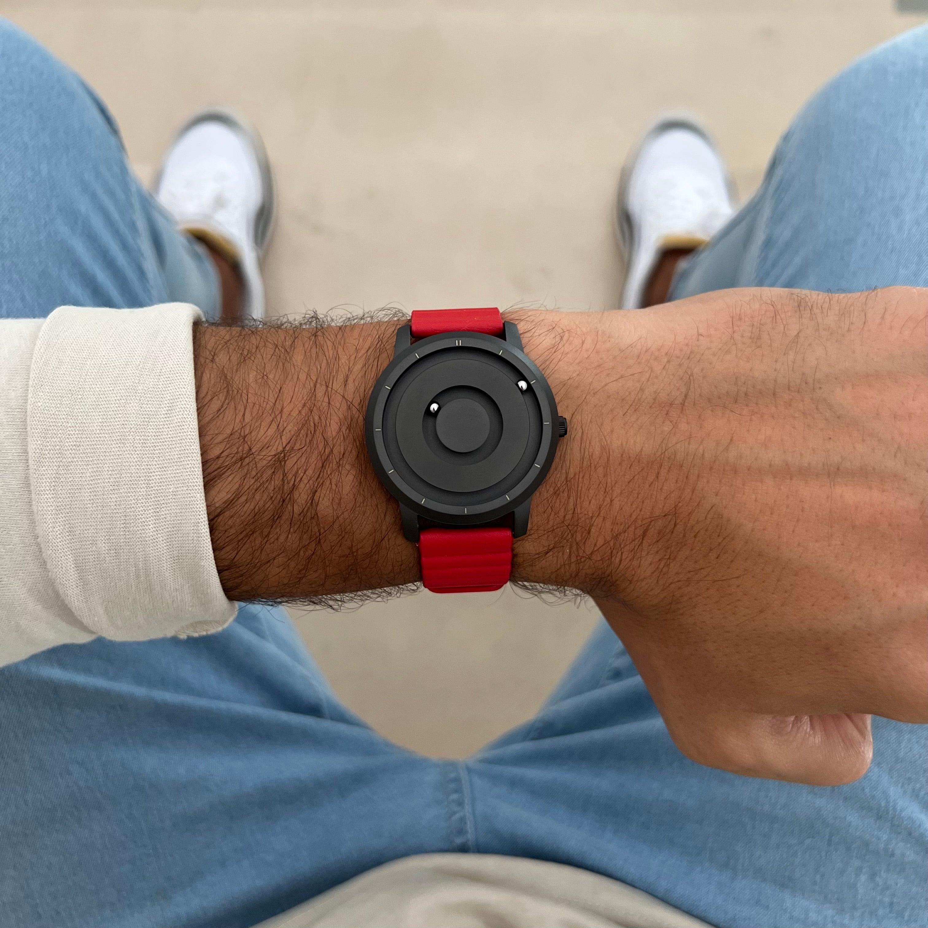 Jupiter Black synthetic leather magnetic red