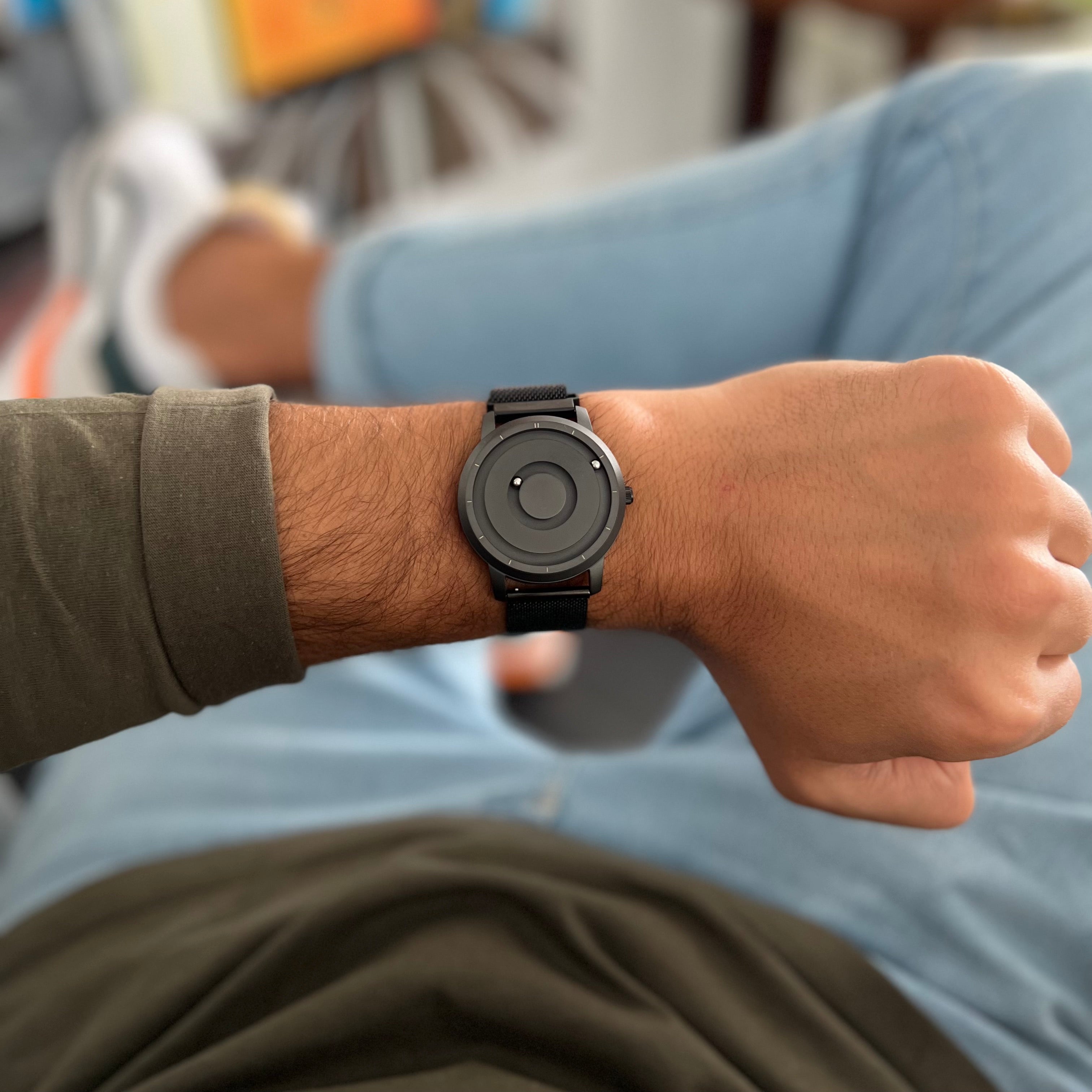 Jupiter Black mesh magnetic black